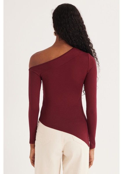 Kadın Standart Fit Asimetrik Yaka Viskon Bordo Bluz