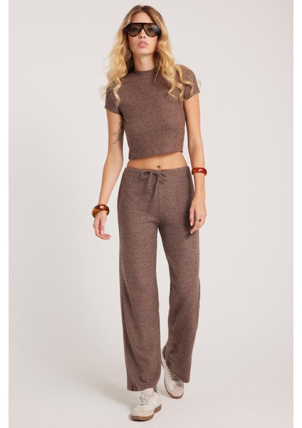 Kadın Slim Fit Dar Kesim Yarım Balıkçı Yaka Kısa Kollu kahverengi Bluz fırsatları