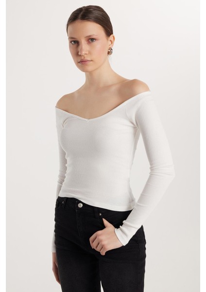 Kadın Modal Kumaş Slim Fit Dar Kesim Uzun Kollu Kayık Yaka Ekru Bluz modelleri