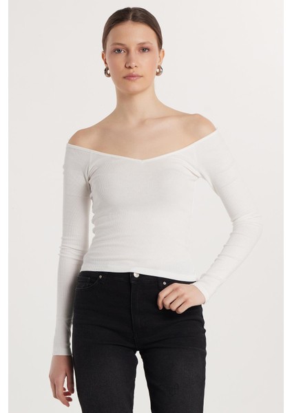 Kadın Modal Kumaş Slim Fit Dar Kesim Uzun Kollu Kayık Yaka Ekru Bluz fırsatları