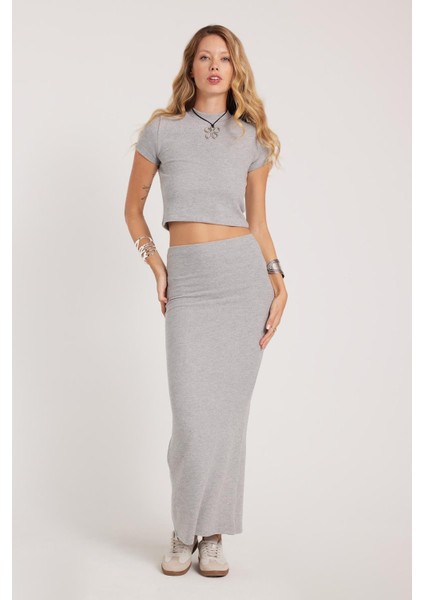 Kadın Slim Fit Dar Kesim Yarım Balıkçı Yaka Kısa Kollu gri Bluz fiyatları