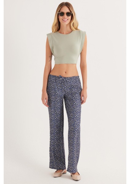 Kadın Slim Fit Dar Kesim Sıfır Kollu Bisiklet Yaka Yeşil Bluz indirimleri