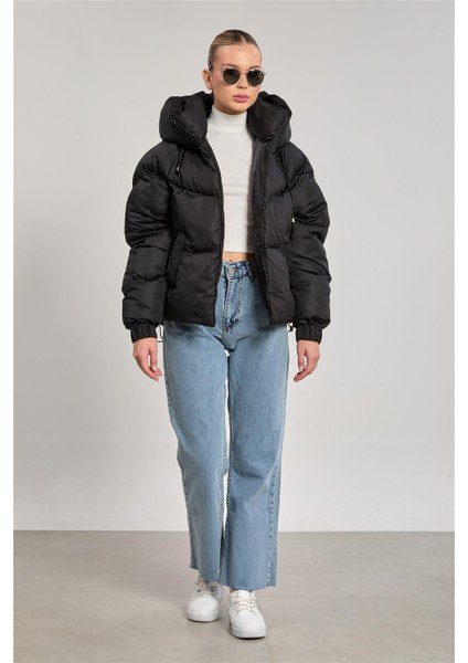 Kadın Yaka Düğmeli Kapüşonlu Şişme Mont - Siyah fırsatları