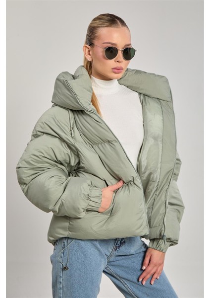 Kadın Yaka Düğmeli Kapüşonlu Şişme Mont - Mint