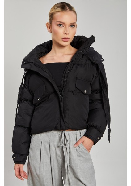 Kadın Kapüşonlu Kısa Şişme Mont - Siyah