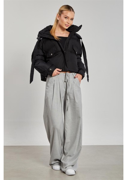 Kadın Kapüşonlu Kısa Şişme Mont - Siyah fırsatları