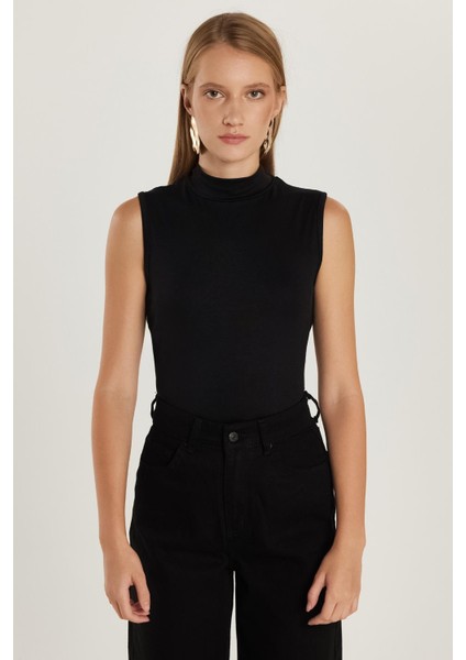 Kadın Standart Fit Normal Kesim Sıfır Kol Yarım Balıkçı Yaka Siyah Bluz fiyatları