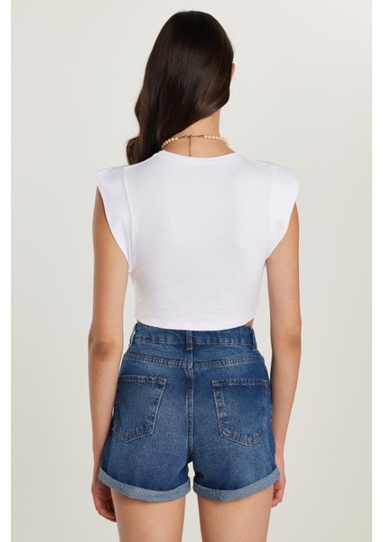 Kadın Slim Fit Dar Kesim Sıfır Kollu Bisiklet Yaka Beyaz Bluz indirimleri