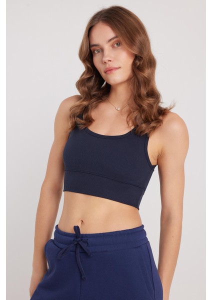 Kadın Slim Fit Dar Kesim Askılı Kare Yaka Lacivert Crop