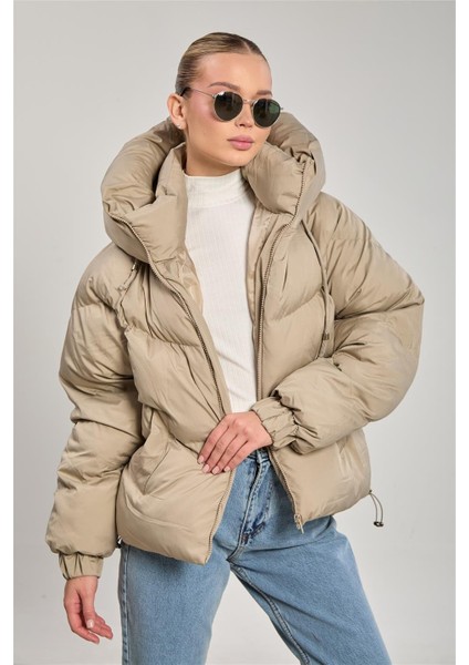 Kadın Yaka Düğmeli Kapüşonlu Şişme Mont - Kum