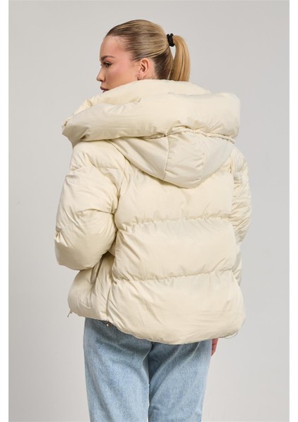 Kadın Yaka Düğmeli Kapüşonlu Şişme Mont - Ekru indirimleri