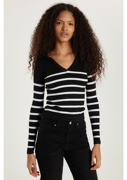 Kadın Slim Fit Dar Kesim V Yaka Çizgili Bluz fırsatları