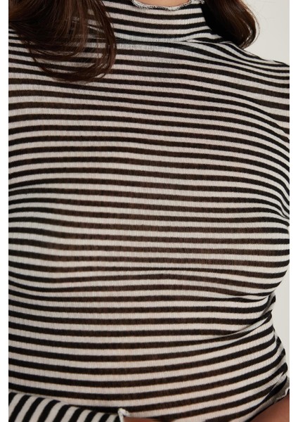 Kadın Slim Fit Dar Kesim Uzun Kollu Çizgili Yarım Balıkçı Yaka Bluz modelleri