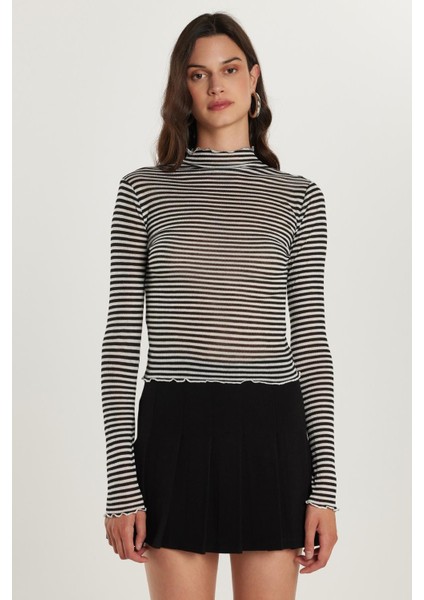 Kadın Slim Fit Dar Kesim Uzun Kollu Çizgili Yarım Balıkçı Yaka Bluz fırsatları