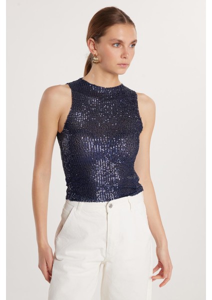 Kadın Slim Fit Dar Kesim Sıfır Kol Payetli Halter Yaka Lacivert Bluz