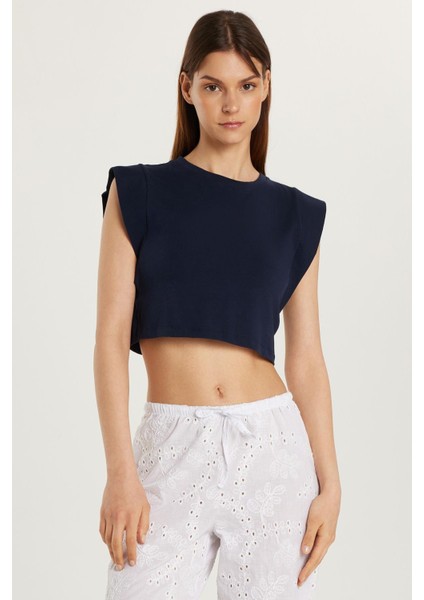 Kadın Slim Fit Dar Kesim Sıfır Kollu Bisiklet Yaka Lacivert Bluz