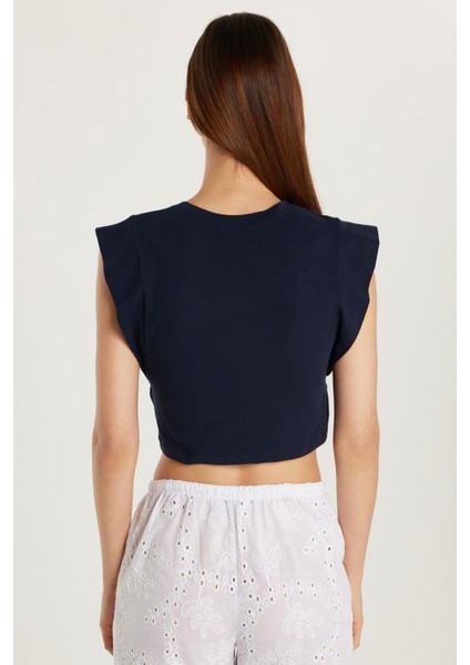 Kadın Slim Fit Dar Kesim Sıfır Kollu Bisiklet Yaka Lacivert Bluz indirimleri