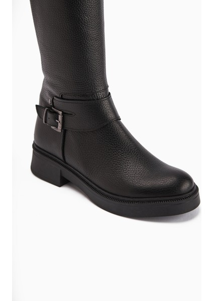 Penda Hakiki Deri Siyah Toka Detaylı Kadın Fermuarlı Çizme modelleri