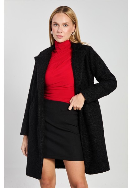 Kadın Tek Düğmeli Buklet Kruvaze Yaka Kaban - Siyah