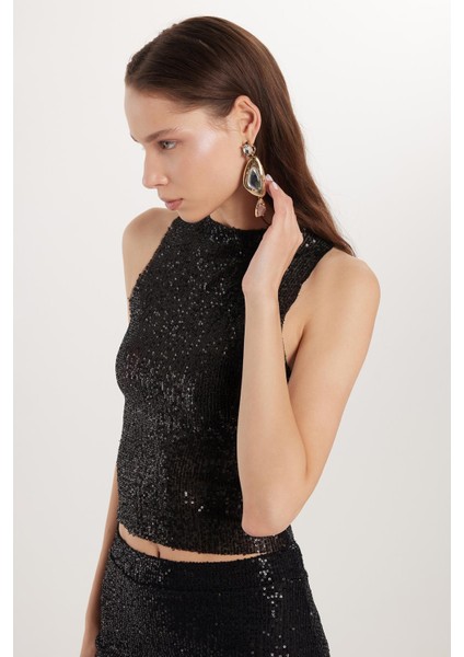 Kadın Slim Fit Dar Kesim Sıfır Kol Payetli Halter Yaka Siyah Bluz modelleri