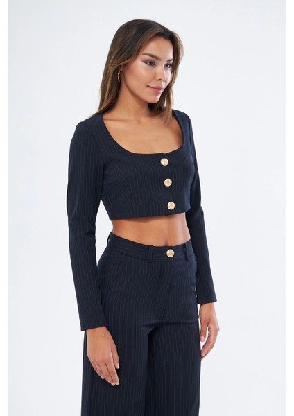 Kenz Geniş Yaka Çizgili Desenli Crop Boy Regular Fit Lacivert Renk Kadın Bluz fiyatları