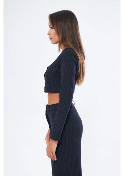 Kenz Geniş Yaka Çizgili Desenli Crop Boy Regular Fit Lacivert Renk Kadın Bluz modelleri