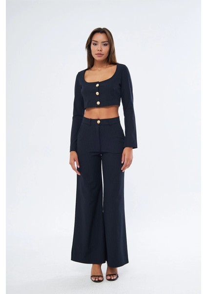 Kenz Geniş Yaka Çizgili Desenli Crop Boy Regular Fit Lacivert Renk Kadın Bluz indirimleri