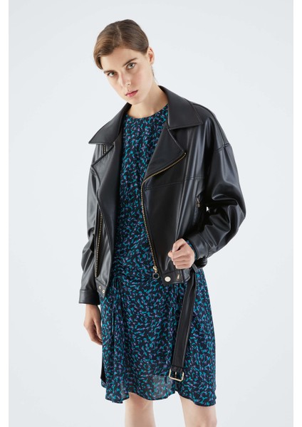 Deri Görünümlü Cepli Kadın Mont Siyah K2117520_001 modelleri