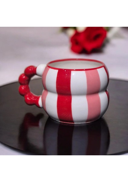 Katmerli Boncuk Kulp Pembe - Kırmızı Şerit Desenli El Işlemeli Seramik Kupa