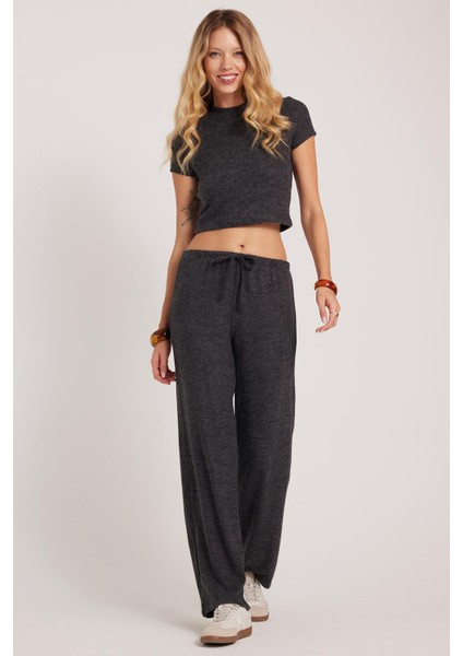 Kadın Slim Fit Dar Kesim Yarım Balıkçı Yaka Kısa Kollu antrasit Bluz fiyatları