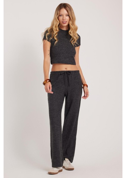 Kadın Slim Fit Dar Kesim Yarım Balıkçı Yaka Kısa Kollu antrasit Bluz indirimleri