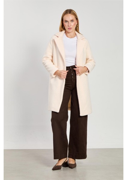 Kadın Tek Düğmeli Buklet Kruvaze Yaka Kaban - Krem