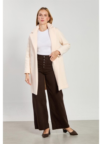 Kadın Tek Düğmeli Buklet Kruvaze Yaka Kaban - Krem fırsatları
