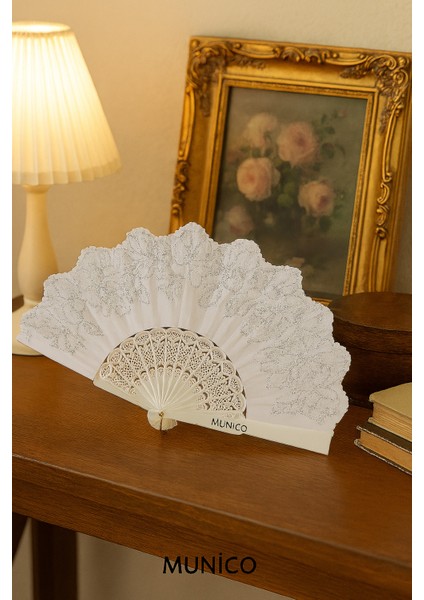 12 Adet Romantik El Yelpazesi Düğün ve Nişan Fotoğraflarında Estetik Tamamlayıcı Beyaz Dantel Tema fiyatları