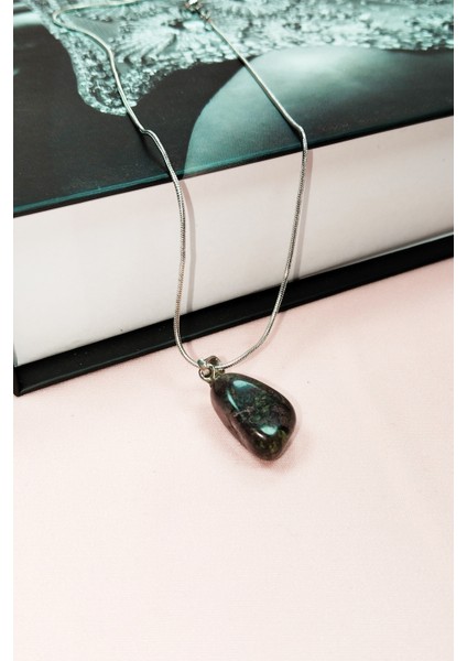 Anyolit Doğal Taşı Zincirli El Yapımı Kolye Uç: 2 cm Zincir: 20 cm Kutulu fırsatları