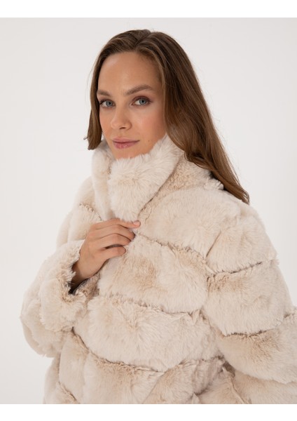 Kadın Beyaz Comfort Fit Mont 50308995-VR110 fiyatları