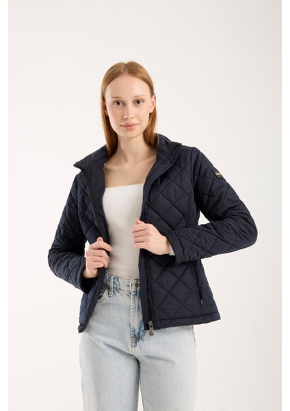 Kadın Baklava Desen Mevsimlik Mont – Hafif Dolgulu, Dik Yaka, Fit Siluet 8787