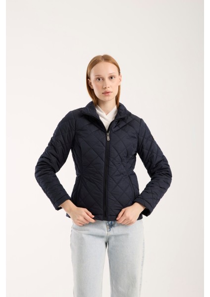 Kadın Baklava Desen Mevsimlik Mont – Hafif Dolgulu, Dik Yaka, Fit Siluet 8787