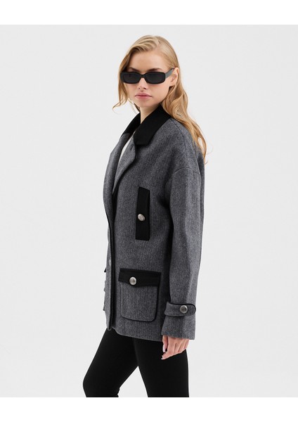 Kadın Yaka Detaylı Düşük Kollu Balık Sırtı Desenli Mono Kapamalı Ceket indirimleri