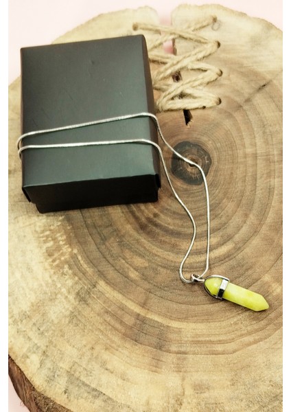 Peridot Doğal Taşı Zincirli El Yapımı Tasarımlı Kolye Uç: 3,5 cm Zincir: 20 cm Kutulu modelleri