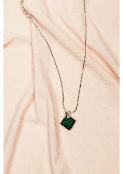 Malakit Doğal Taşı Zincirli El Yapımı Kolye Uç: 1,5 cm Zincir: 20 cm Kutulu fırsatları