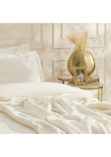 Sevra 8 Parça Prıvate Çeyiz Seti Ekru fırsatları