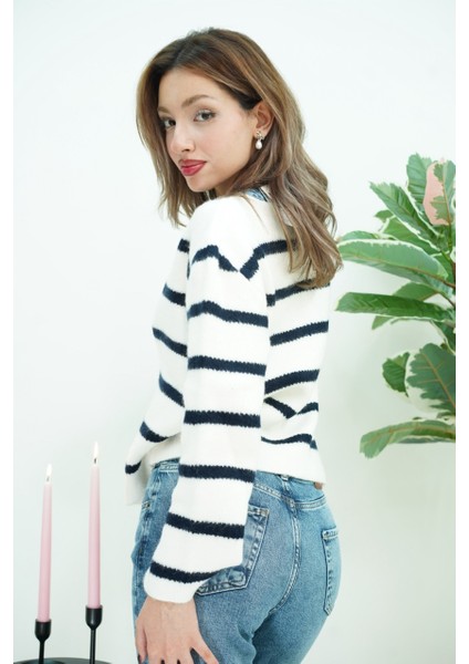 Çizgili Kotlu Triko Hırka indirimleri