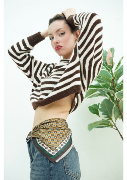 Bisiklet Yaka Çizgili Crop Kazak indirimleri