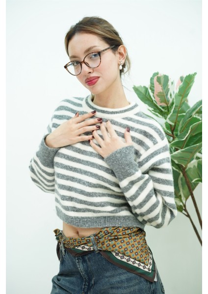 Bisiklet Yaka Çizgili Crop Kazak modelleri