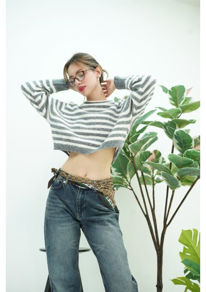 Bisiklet Yaka Çizgili Crop Kazak indirimleri