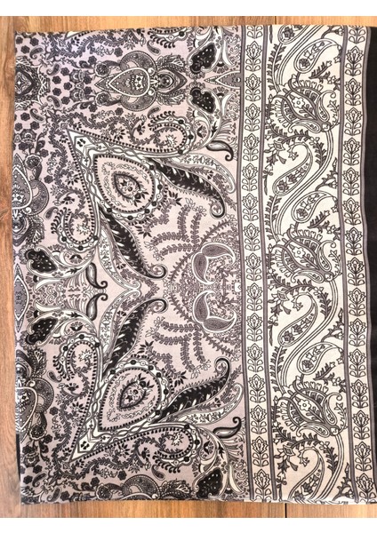 Gri Etnik Desenli Şal