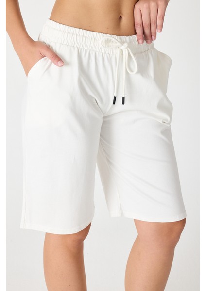 Kadın Yan Cepli Şort 2999 fırsatları