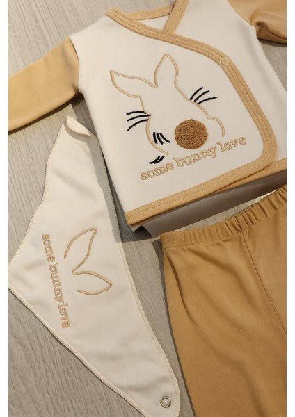 Hastane Çıkış Seti Bej Tavşan Desenli 5’li Organik Pamuklu Yenidoğan Bebek Hastane Çıkışı Seti – Some Bunny Love modelleri
