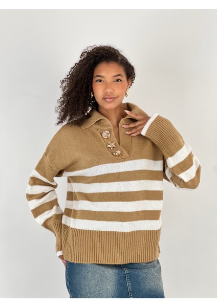 Kadın Çizgili Figürlü Düğmeli Camel Triko Kazak